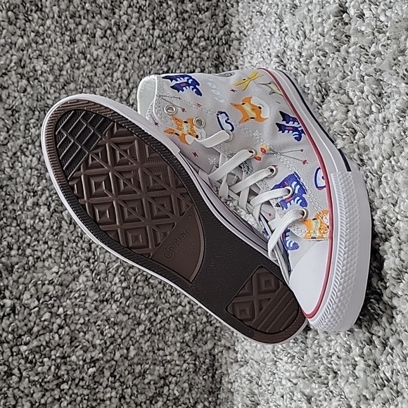 Converse High Top Brand new size junior 6=size women's 8. - Picture 3 of 13
